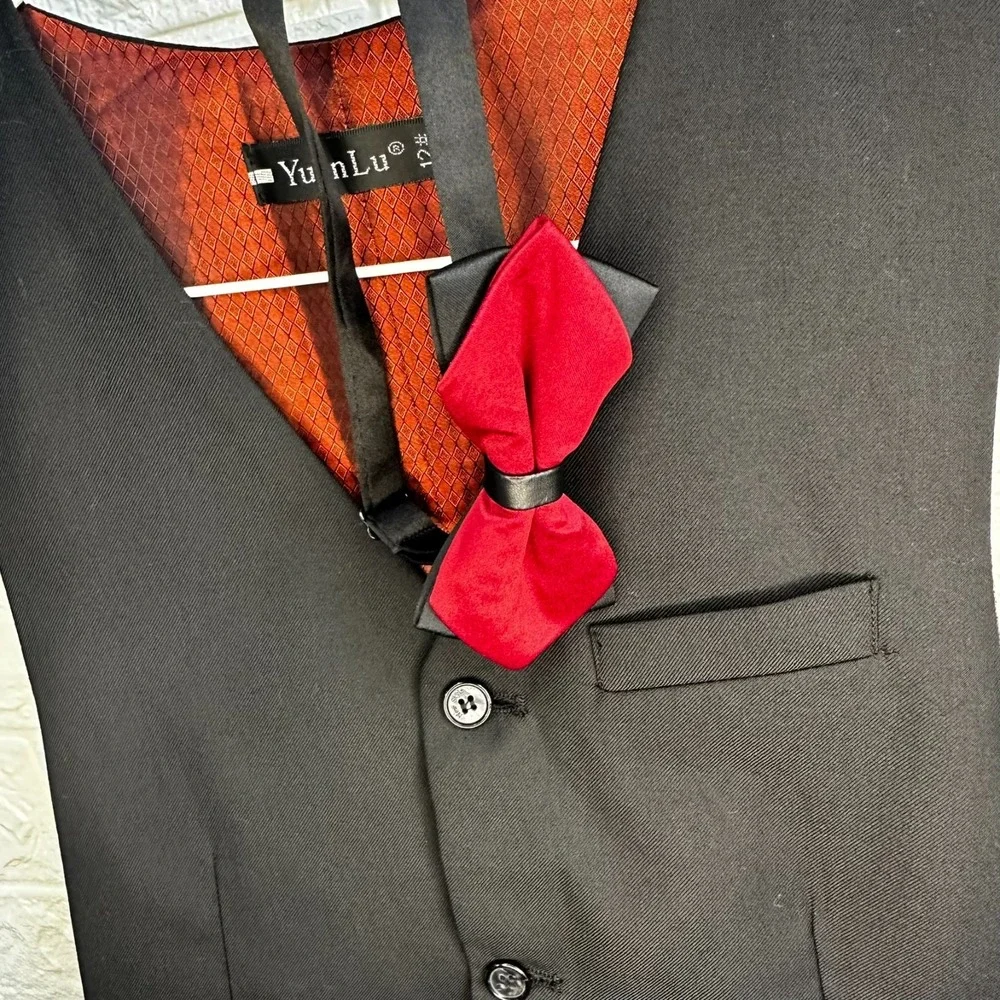 Yuan Lu Boys Black Formal Dress Suit Vest Lining Red Diamond‎ Sz 12 with Bow Tie